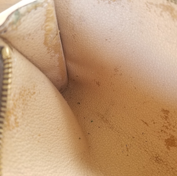 LOUIS VUITTON Classic pouchette Monogram - Picture 12 of 16